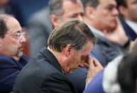 Bolsonaro diz que multa do TSE motivou recuo: "Nos abalou"