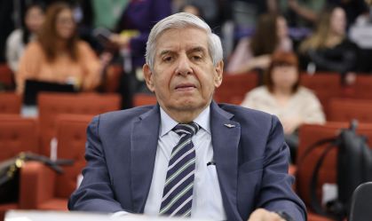 Comissão de Ética da Presidência instaura processo contra Augusto Heleno