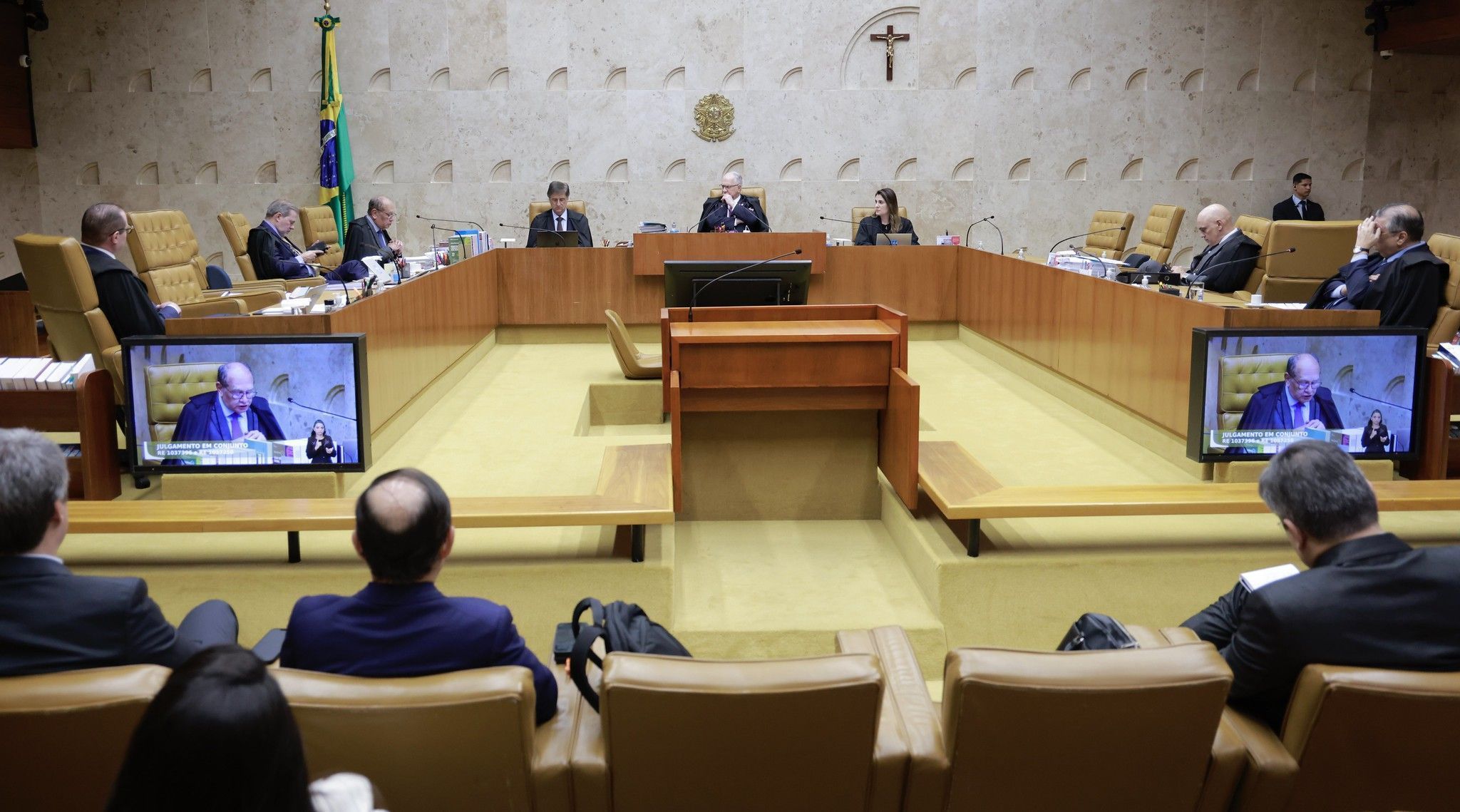 Imagem de destaque do post: STF pune big techs mas ainda não sabe o que pôr no lugar