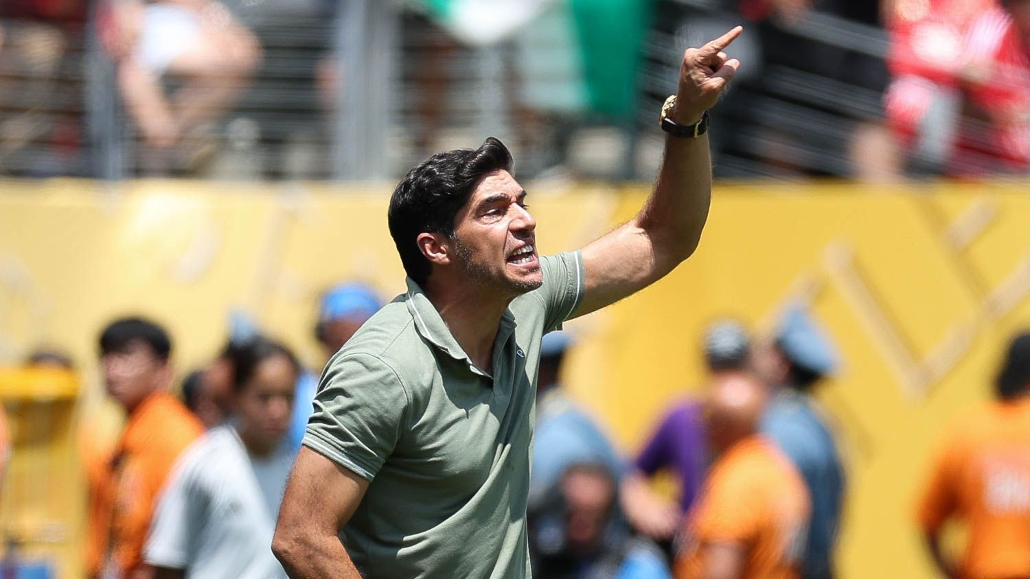 Abel Ferreira durante a vitória do Palmeiras sobre o Al-Ahly