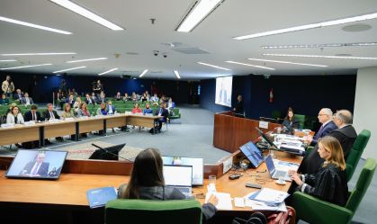 Falta de transparência de emendas é criticada durante audiência no STF