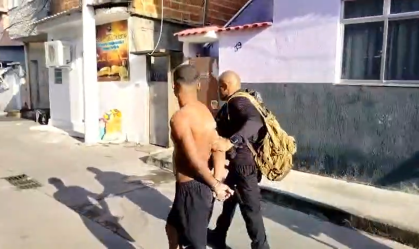 Polícia prende 20 criminosos em megaoperação no Complexo de Israel, no RJ