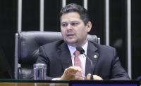Governo tem “legitimidade” para acionar STF sobre IOF, diz Alcolumbre