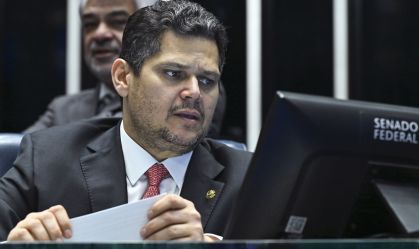 Após silêncio de Lula, Alcolumbre promulga Dia da Amizade Brasil-Israel