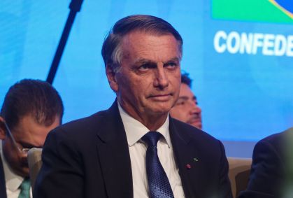 Bolsonaro defende Eduardo nos EUA e diz que filho faz mais que o Itamaraty