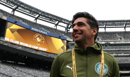 Abel Ferreira agradece "sacrifício" de torcedores do Palmeiras no Mundial