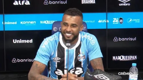 Alex Santana é apresentado no Grêmio