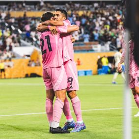 Allende e Suárez, autores dos gols contra o Palmeiras