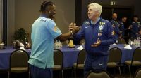 Jogadores se apresentam para estreia de Ancelotti na Seleção Brasileira
