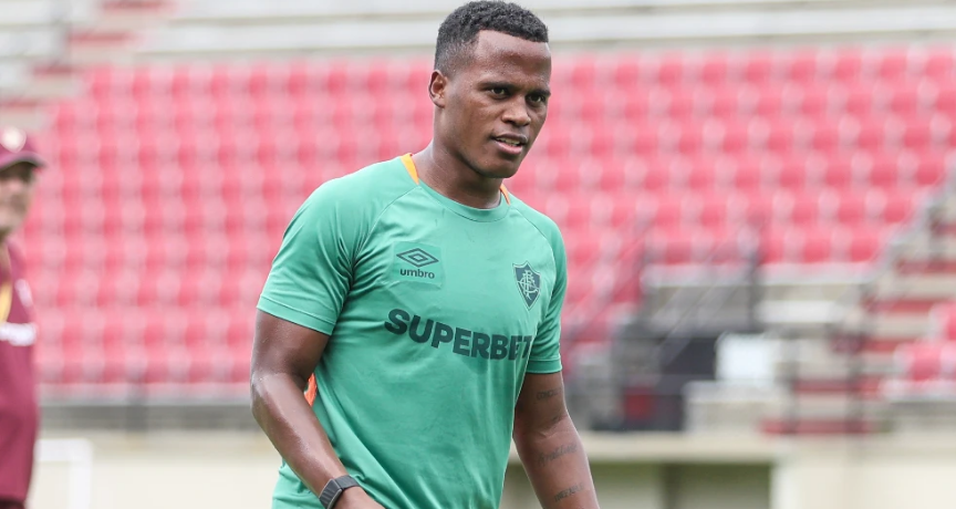 Arias se apresentou ao restante do elenco do Fluminense