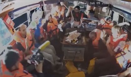 Vídeo mostra interceptação de barco com brasileiro e Greta por Israel