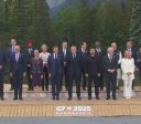 Ao lado de Zelensky, Lula participa de "foto de família" do G7