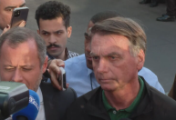 Bolsonaro fala em "perseguição" e compara acusações às de Lula preso