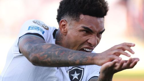 Igor Jesus comemorou o gol contra o PSG fazendo o já tradicional Kamehameha