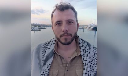 Brasileiro que estava em barco interceptado por Israel é deportado do país