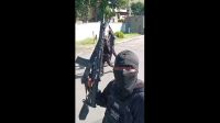 RJ: Polícia investiga homens armados usando coletes da corporação em vídeo