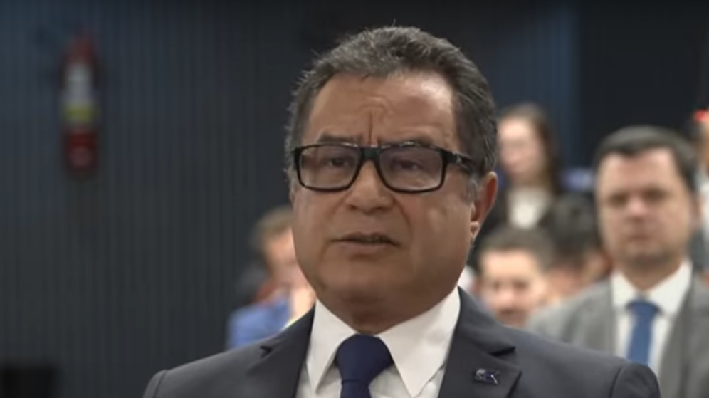 Imagem de destaque do post: Garnier nega que desfile de blindados foi programado para pressionar Câmara