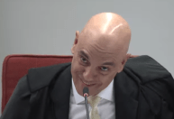 "Doutor, não provoca", brinca Moraes com defesa de Torres em interrogatório