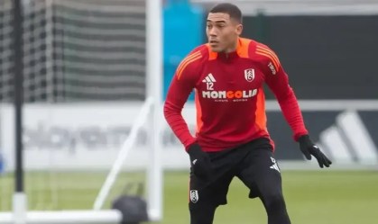 Corinthians esfria negociação com Carlos Vinicius, que não tem pressa
