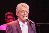 Chico Buarque passa por cirurgia no crânio no Rio de Janeiro