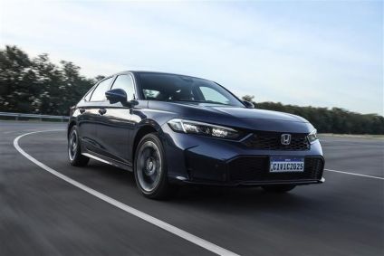 Honda Civic 2026 tem área frontal redesenhada, com um para-choque completamente novo
