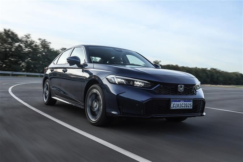 Honda Civic 2026 tem área frontal redesenhada, com um para-choque completamente novo