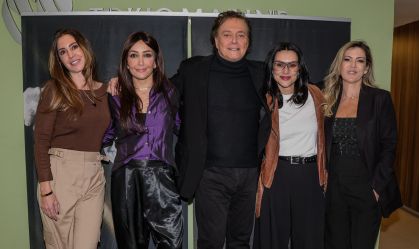 Sem Fiuk, Fábio Jr. posa com filhas nos bastidores de show em SP; veja