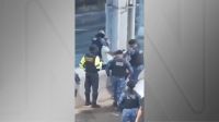 Vídeo: guarda municipal é flagrado agredindo motorista em Salvador