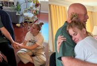 Filha de Bruce Willis compartilha momento fofo ao lado do pai; confira