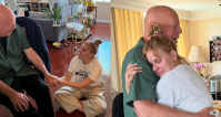 Filha de Bruce Willis compartilha momento fofo ao lado do pai; confira