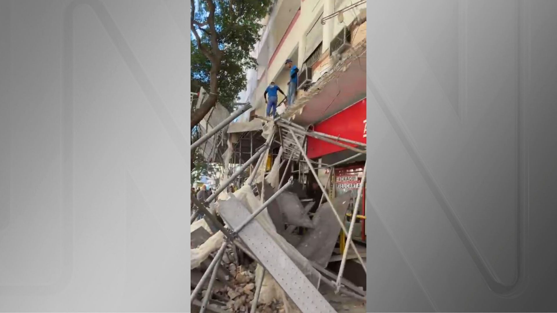 Imagem de destaque do post: Estrutura cedeu na manhã desta quarta-feira (18) na Zona Sul do Rio; imagem