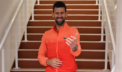 Djokovic vence Zverev e enfrentará número 1 do mundo na semifinal de Roland Garros