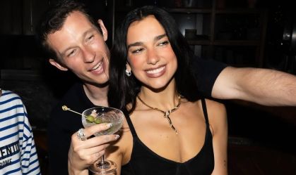 Dua Lipa faz rara confissão sobre vida amorosa: "Mais feliz do que nunca"