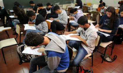 ESTUDANTES ENEM