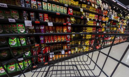 Pesquisa: 71,4% acham que preços no supermercado subiram com governo Lula