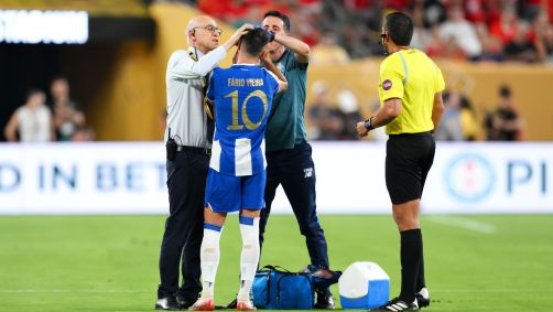 Fábio Vieira recebe ajuda após perder lente de contato dentro do próprio olho