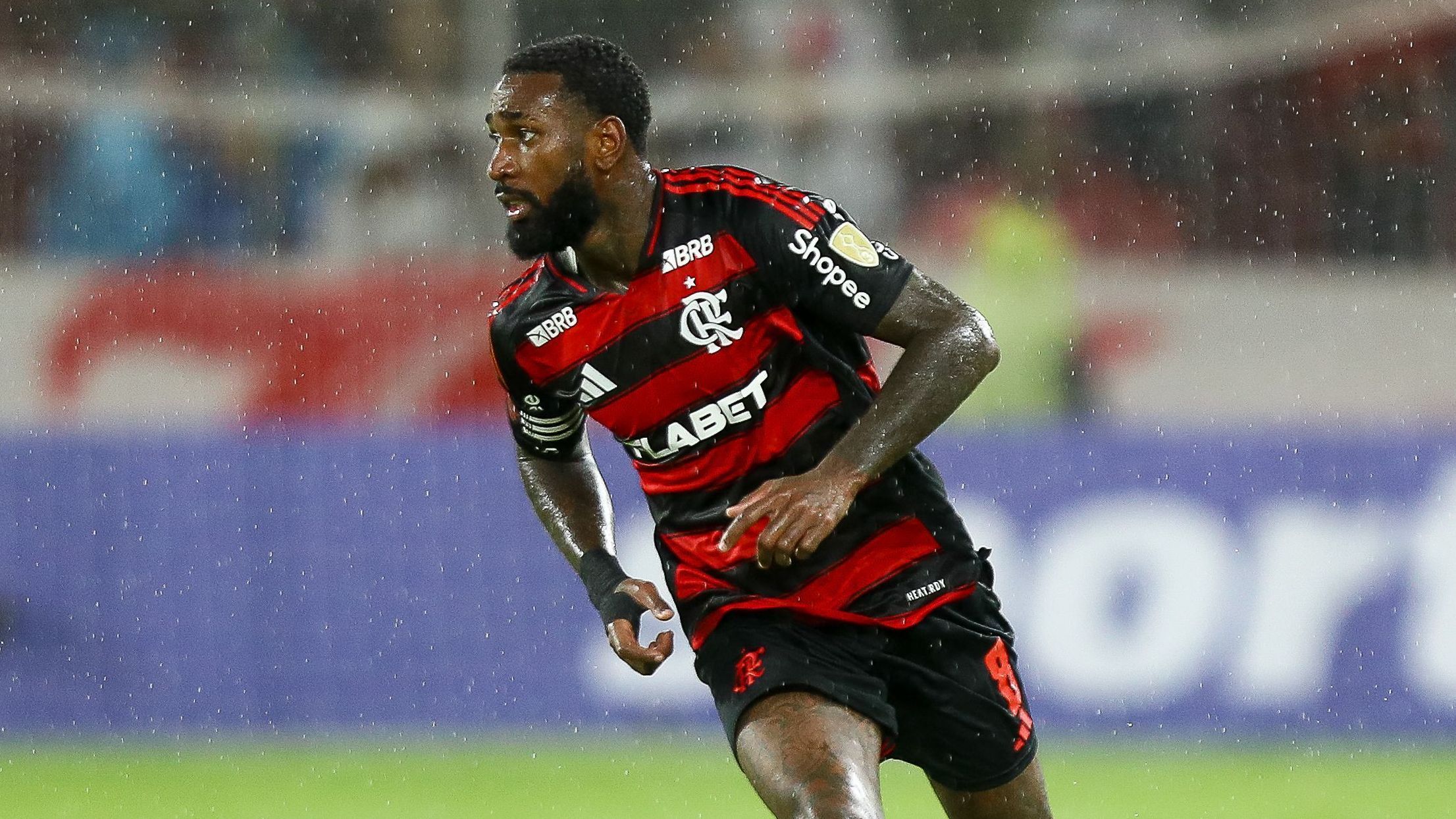 Gerson em ação pelo Flamengo