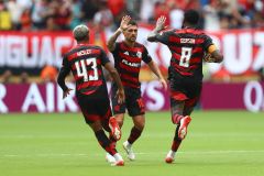 Gerson comemora gol do Flamengo