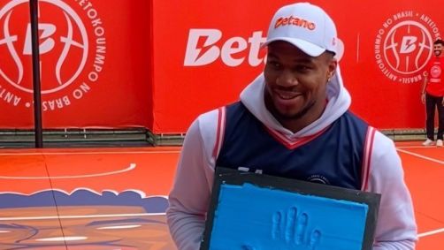 Giannis Antetokounmpo, estrela da NBA