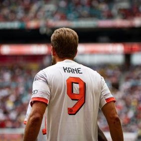 Harry Kane comemora o quarto gol do Bayern contra o Flamengo