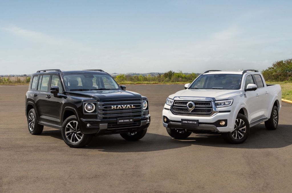 Haval H9 (esq.) ao lado da picape Poer (dir.)