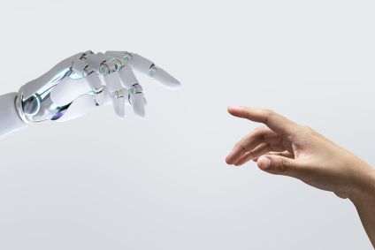 Mão humana e mão de robô