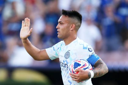 Lautaro Martínez aproveita jogada ensaiada para igualar o marcador