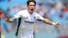 Cano comemora gol do Fluminense contra a Inter