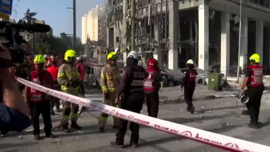 Ataque iraniano deixa ao menos 65 feridos em Israel