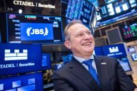 Ação da JBS pode valorizar até 280% na bolsa americana, diz CEO