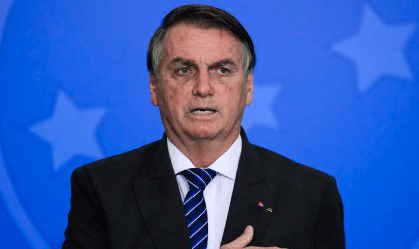 Bolsonaro avalia acionar Casa Branca contra tarifaço de Trump