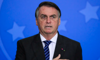 Após carta de Trump, Bolsonaro pede "urgência" para retorno da normalidade