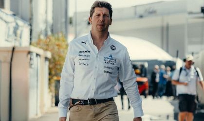 Vowles renova contrato com a Mercedes