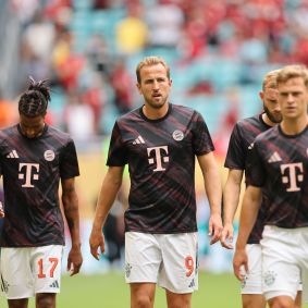 Jogadores do Bayern no aquecimento para duelo contra o Flamengo